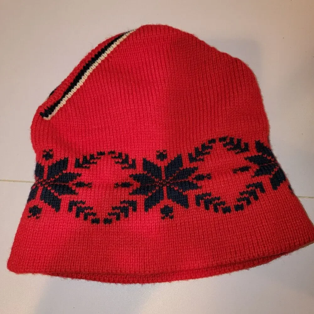 Sarita Virgin Wool Knit Pointy Hat Never Been Worn